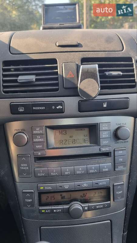 Седан Toyota Avensis 2007 в Львові