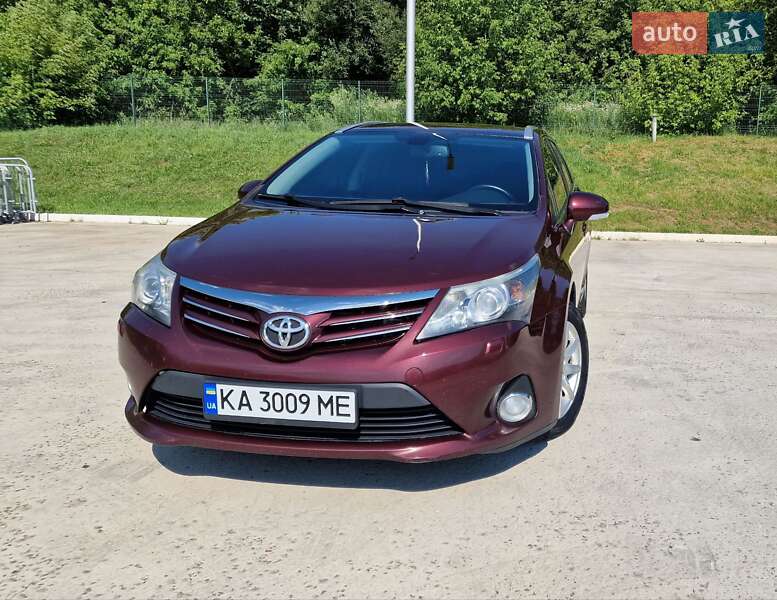 Toyota Avensis 2013