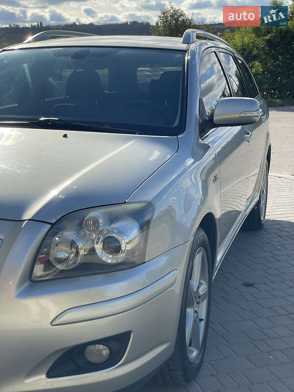 Универсал Toyota Avensis 2007 в Могилев-Подольске