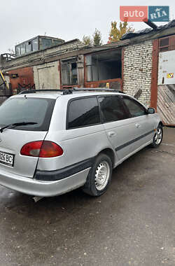 Универсал Toyota Avensis 1998 в Львове