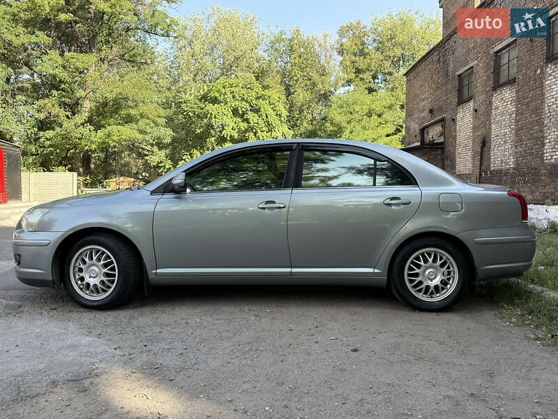 Седан Toyota Avensis 2007 в Запорожье
