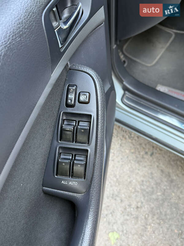 Седан Toyota Avensis 2007 в Запорожье