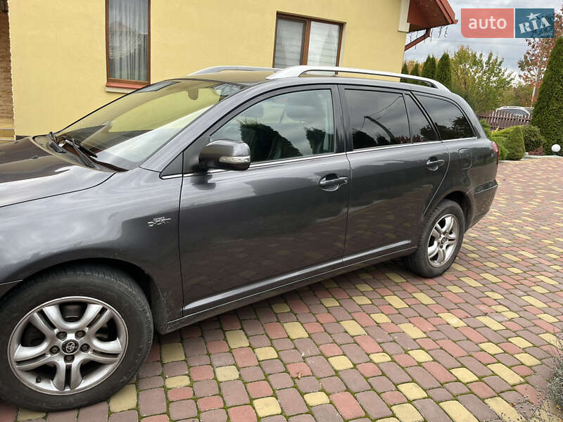 Универсал Toyota Avensis 2006 в Владимире