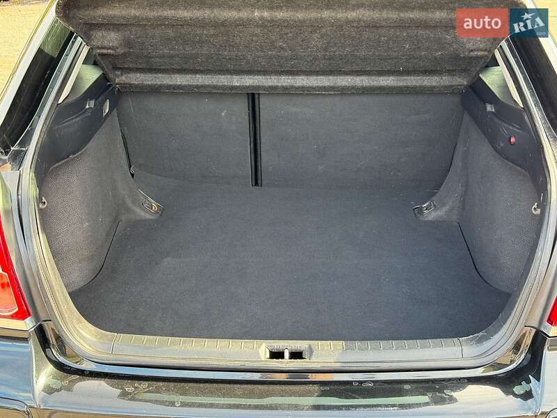 Седан Toyota Avensis 2007 в Виннице