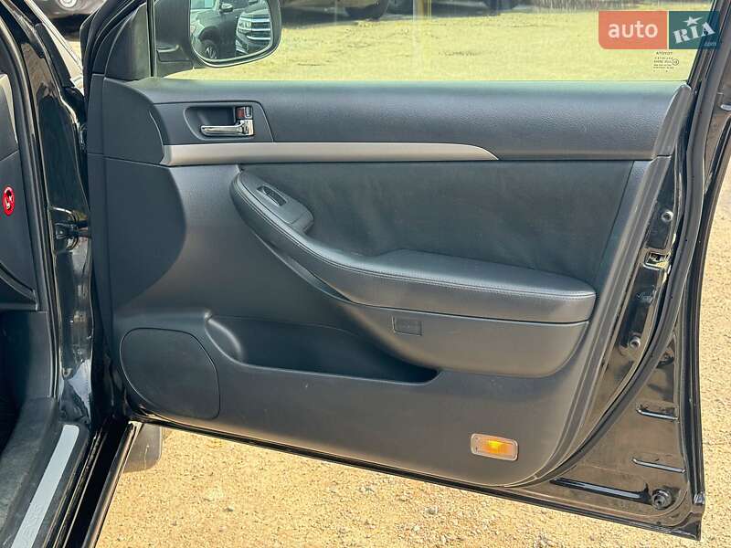 Седан Toyota Avensis 2007 в Виннице