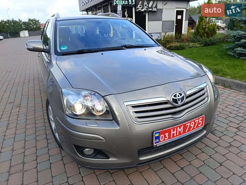 Универсал Toyota Avensis 2007 в Сарнах