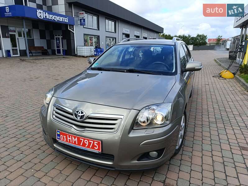 Универсал Toyota Avensis 2007 в Сарнах