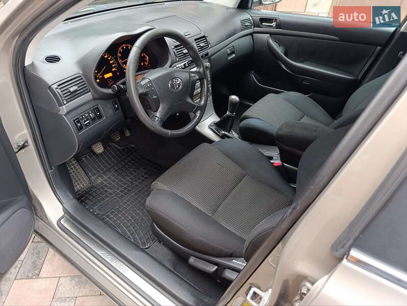 Универсал Toyota Avensis 2007 в Сарнах