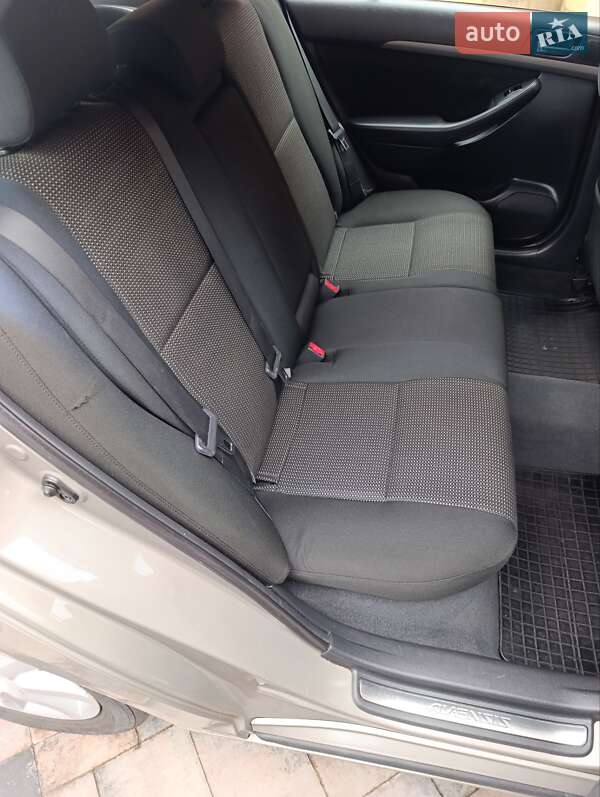 Универсал Toyota Avensis 2007 в Сарнах