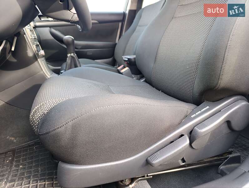 Универсал Toyota Avensis 2007 в Сарнах