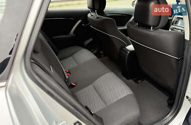 Универсал Toyota Avensis 2012 в 