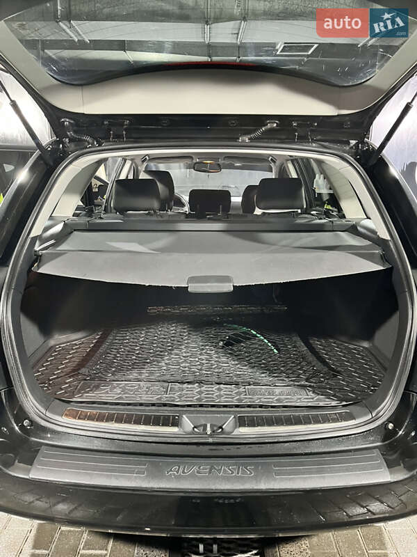 Універсал Toyota Avensis 2008 в Львові