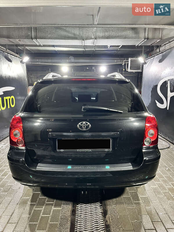 Універсал Toyota Avensis 2008 в Львові