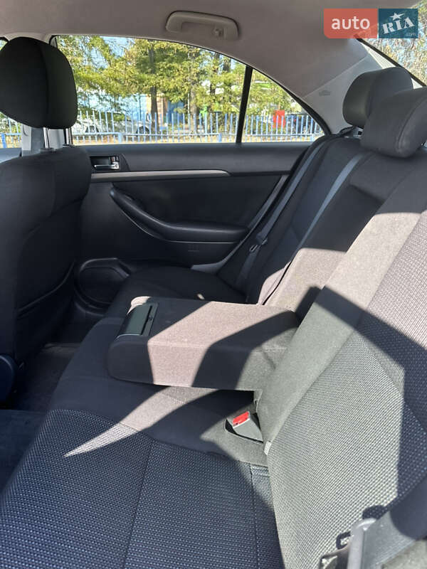 Седан Toyota Avensis 2007 в Одесі