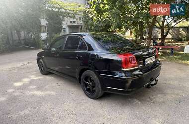 Седан Toyota Avensis 2003 в 