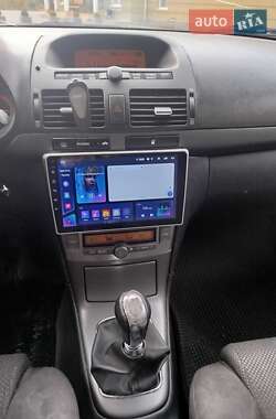 Универсал Toyota Avensis 2003 в  фото 12 Универсал Toyota Avensis 2003 в