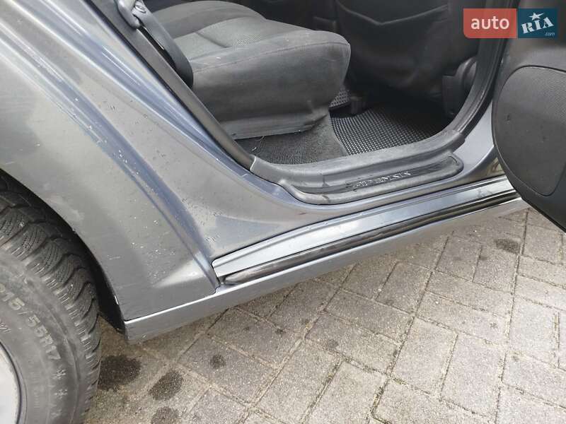 Универсал Toyota Avensis 2003 в Яворове фото 18 Универсал Toyota Avensis 2003 в Яворове