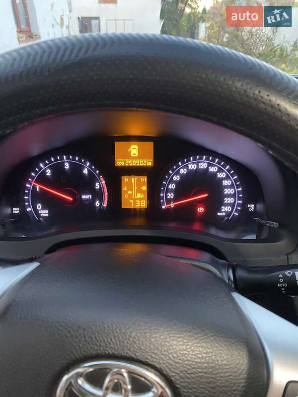 Універсал Toyota Avensis 2011 в Тернополі