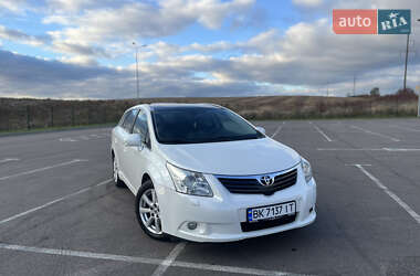 Универсал Toyota Avensis 2010 в Ровно