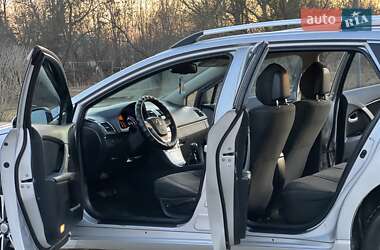 Универсал Toyota Avensis 2012 в 