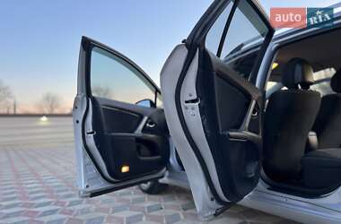 Универсал Toyota Avensis 2012 в 