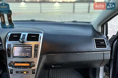 Универсал Toyota Avensis 2012 в 