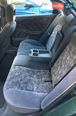 Лифтбек Toyota Avensis 1998 в 