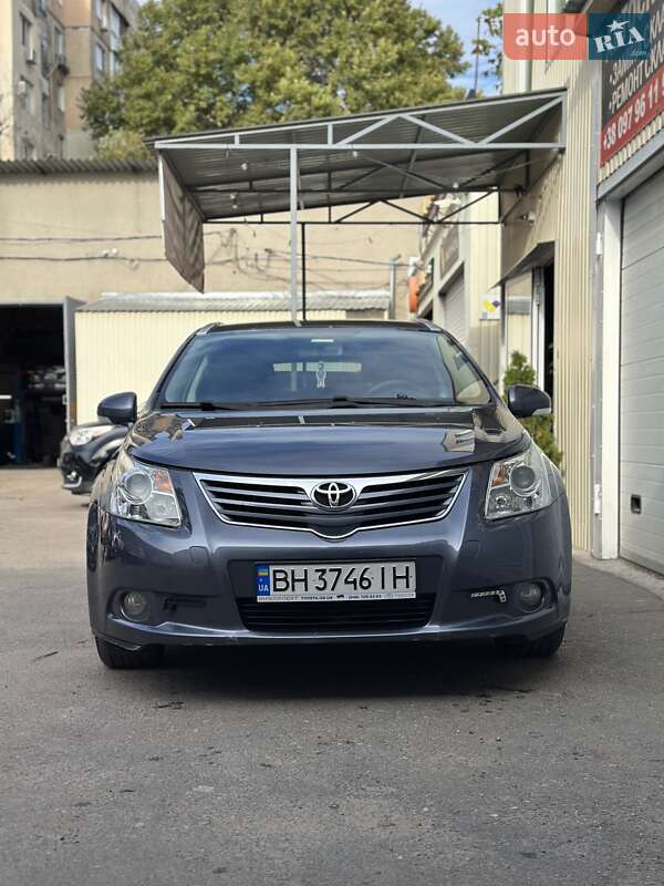 Универсал Toyota Avensis 2010 в Одессе