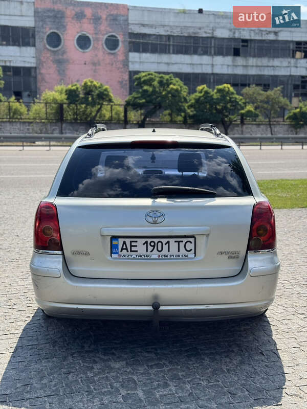 Універсал Toyota Avensis 2003 в Дніпрі