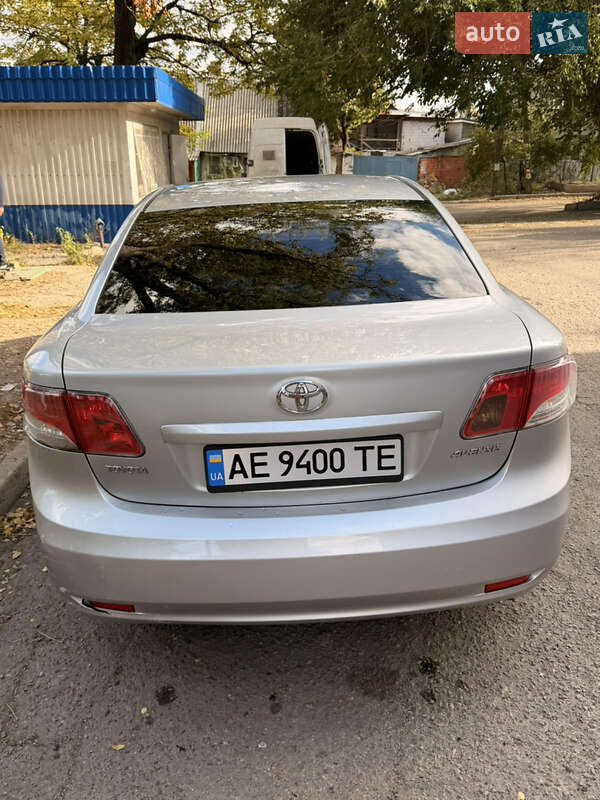 Седан Toyota Avensis 2008 в Днепре