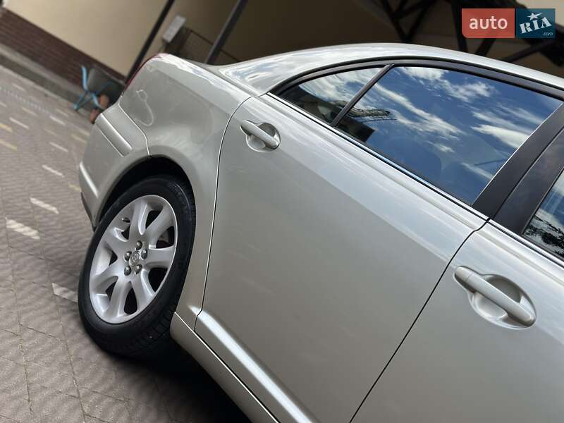 Седан Toyota Avensis 2007 в Дрогобичі