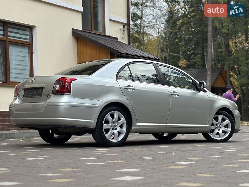 Седан Toyota Avensis 2007 в Дрогобичі