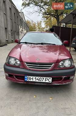 Седан Toyota Avensis 1999 в Одессе