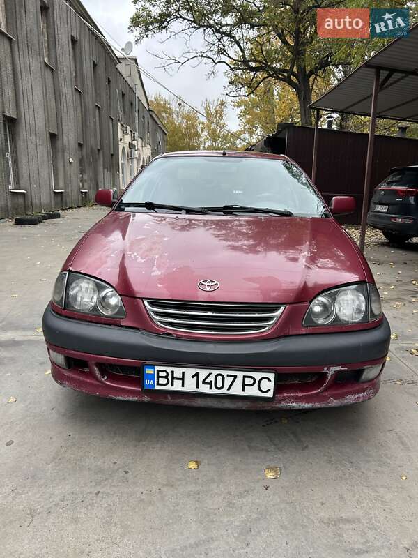 Toyota Avensis 1999