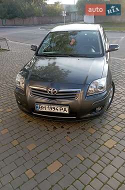 Седан Toyota Avensis 2007 в Измаиле