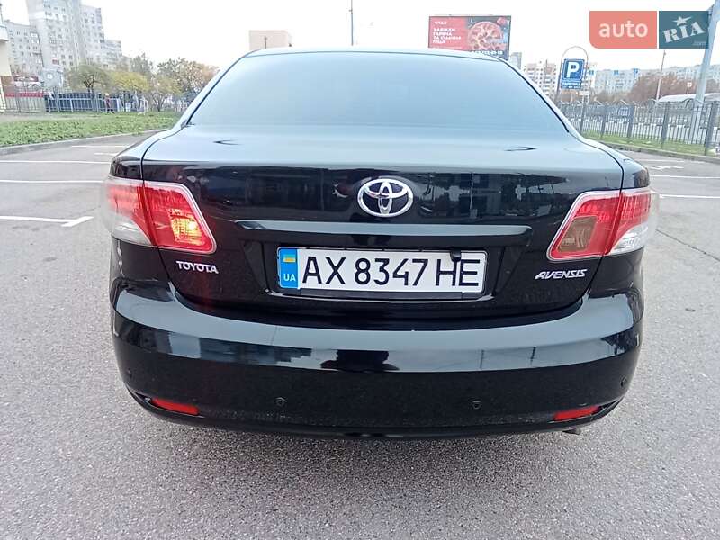 Седан Toyota Avensis 2011 в Харькове
