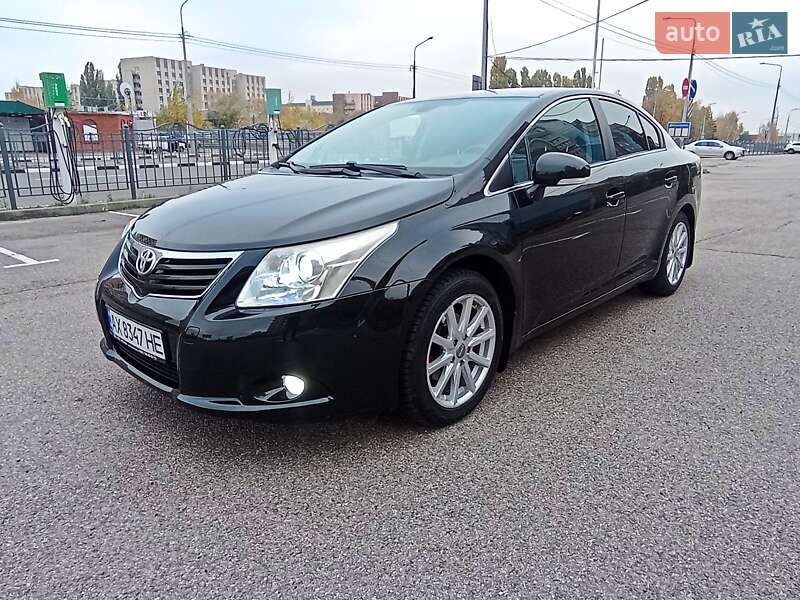 Седан Toyota Avensis 2011 в Харькове