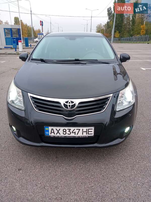 Седан Toyota Avensis 2011 в Харькове