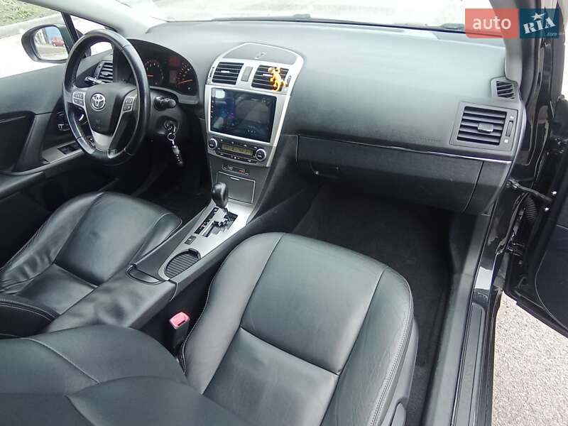 Седан Toyota Avensis 2011 в Харькове