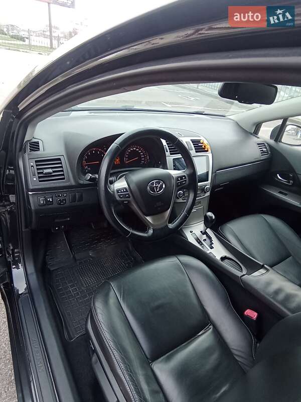 Седан Toyota Avensis 2011 в Харькове