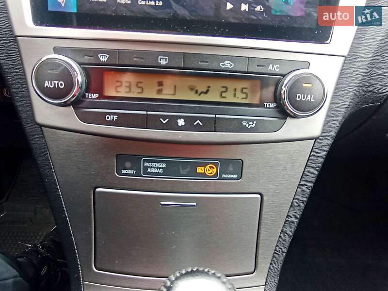 Седан Toyota Avensis 2011 в Харькове