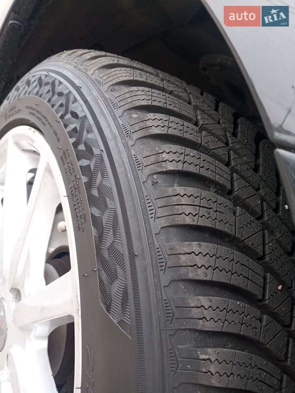 Седан Toyota Avensis 2011 в Харькове