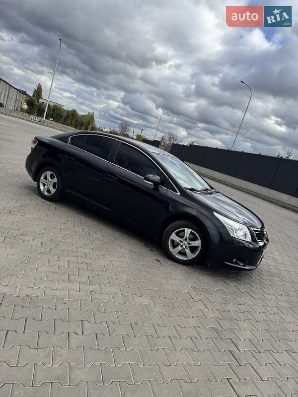 Седан Toyota Avensis 2009 в Рожище
