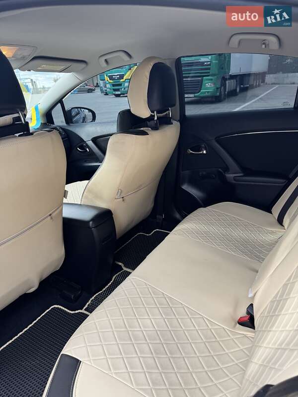 Седан Toyota Avensis 2009 в Рожище