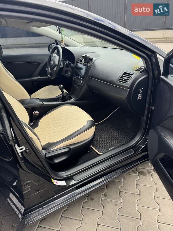 Седан Toyota Avensis 2009 в Рожище