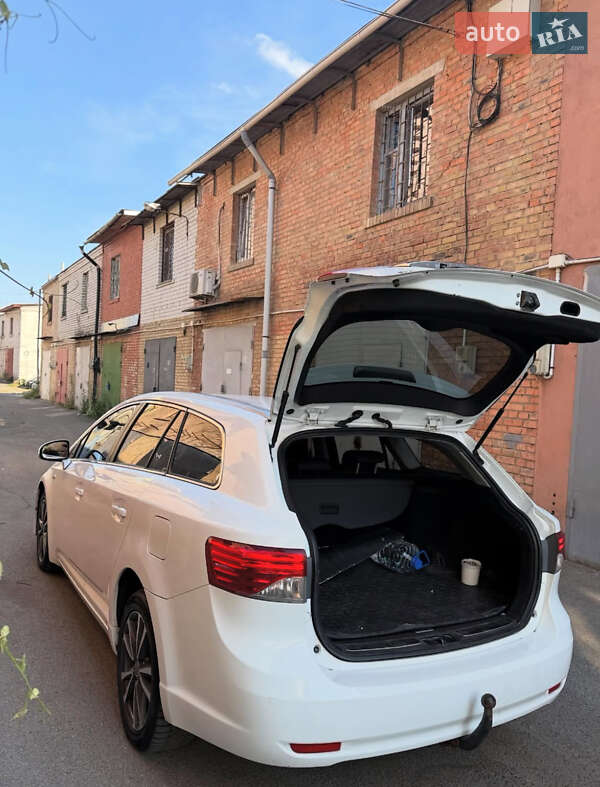 Универсал Toyota Avensis 2012 в Днепре фото 6 Универсал Toyota Avensis 2012 в Днепре