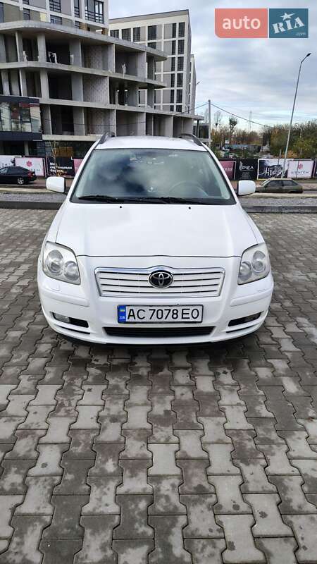 Універсал Toyota Avensis 2003 в Львові