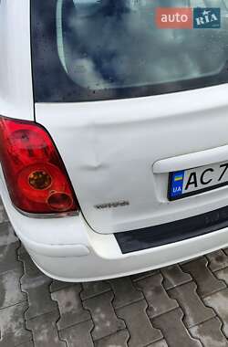 Универсал Toyota Avensis 2003 в  фото 14 Универсал Toyota Avensis 2003 в