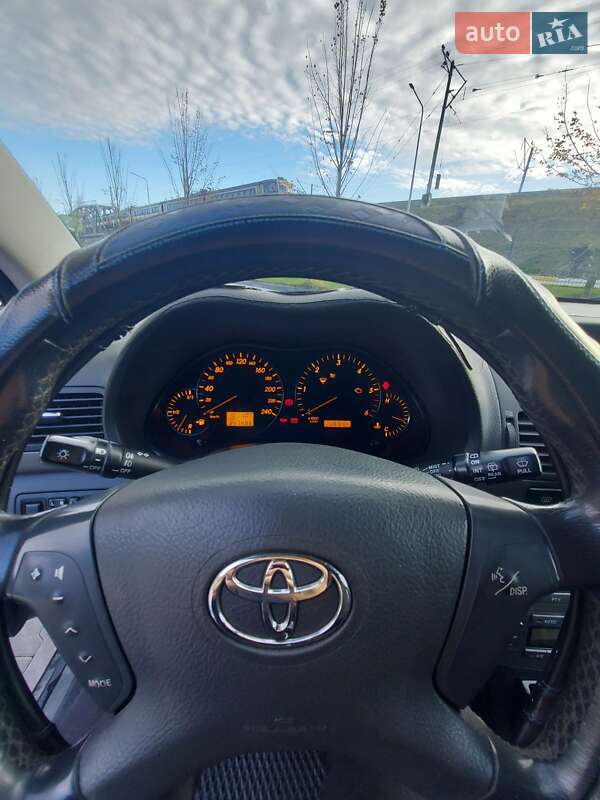 Универсал Toyota Avensis 2004 в Киеве фото 7 Универсал Toyota Avensis 2004 в Киеве