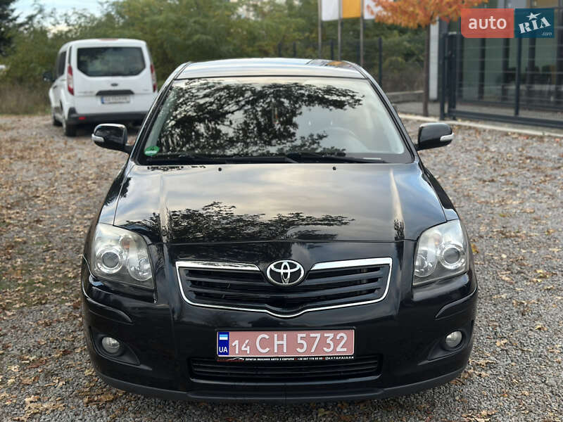 Лифтбек Toyota Avensis 2007 в Виннице